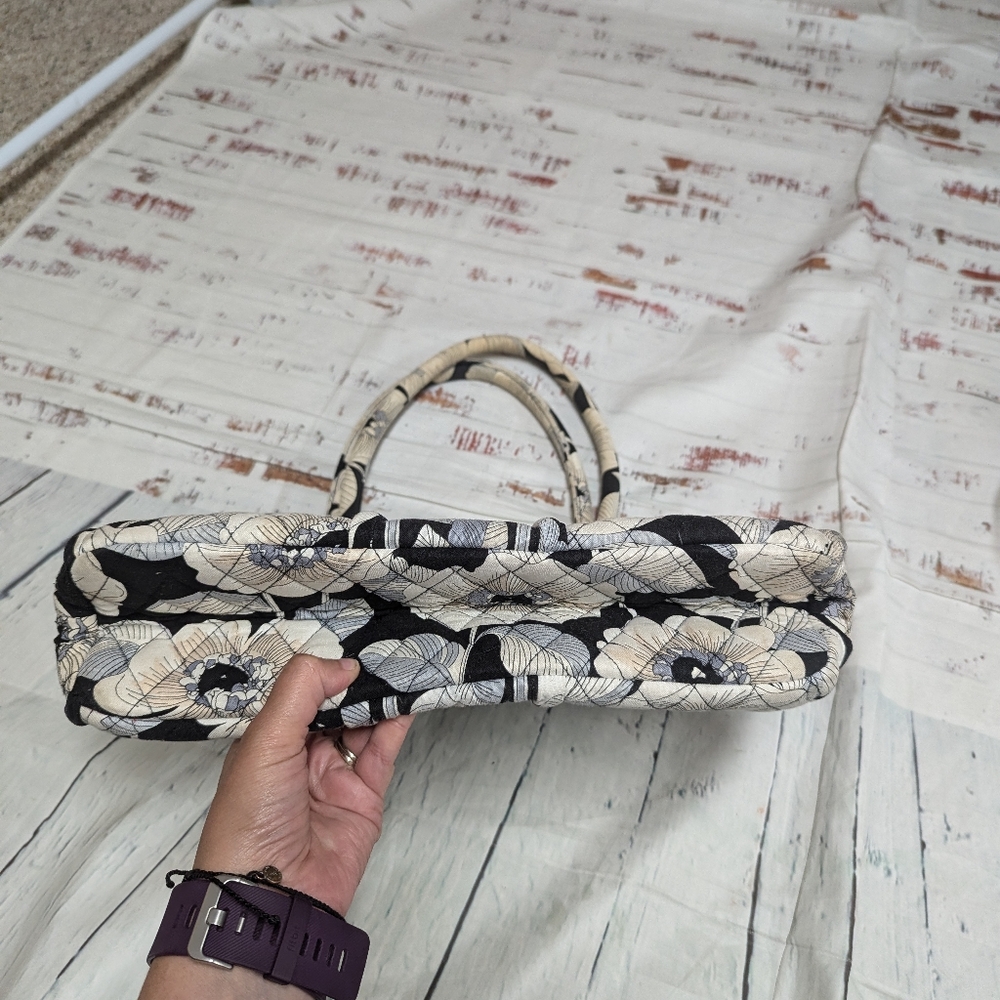 Vera Bradley kiss clasp retired print handbag - Picture 2 of 7